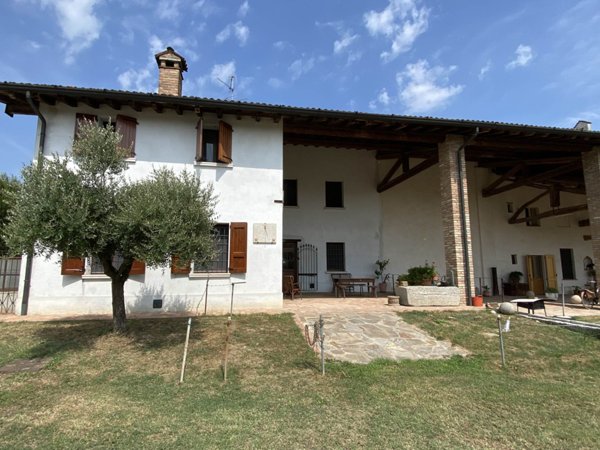 casa indipendente in vendita a Crema