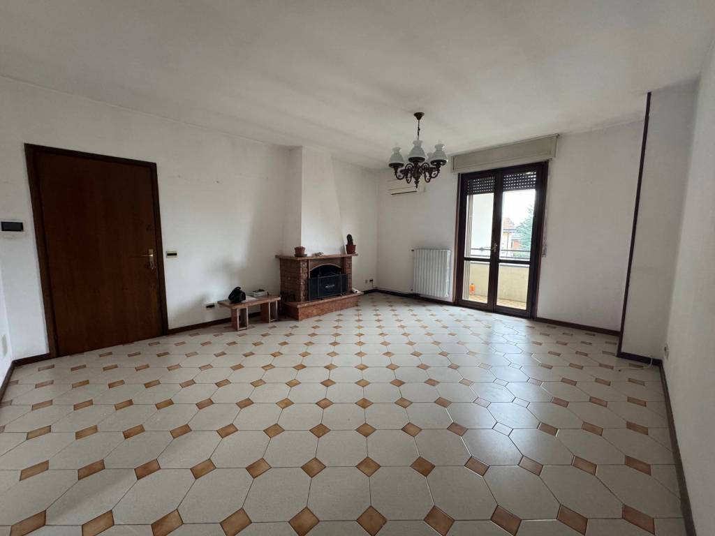 appartamento in vendita a Crema in zona San Bernardino