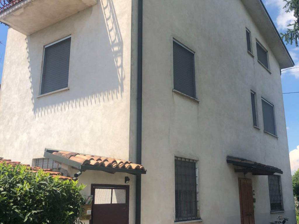 casa indipendente in vendita a Crema in zona San Bernardino