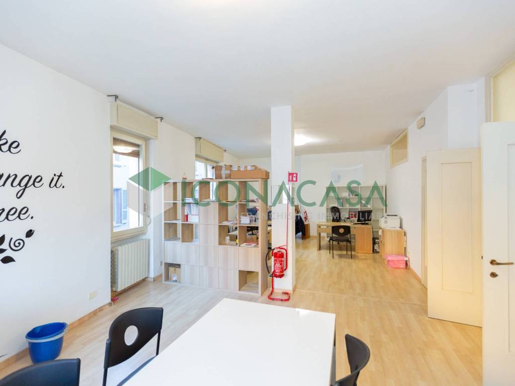 ufficio in vendita a Crema