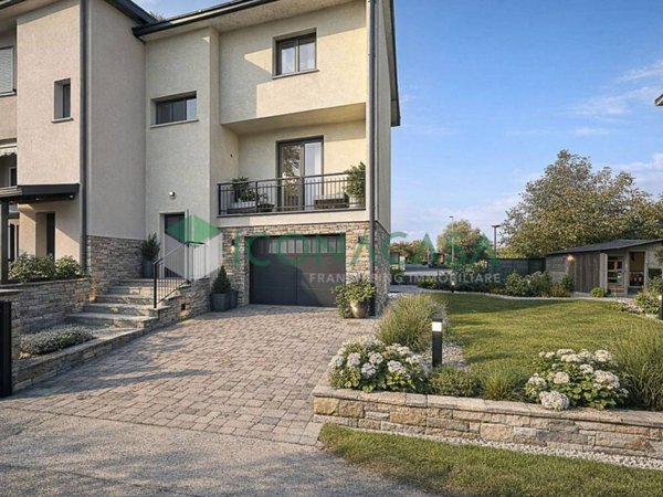 casa indipendente in vendita a Crema