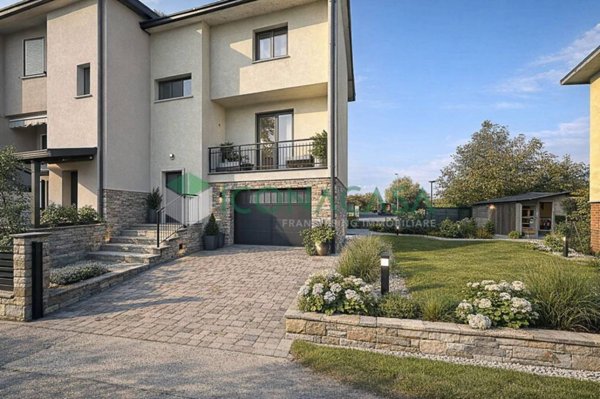 casa indipendente in vendita a Crema