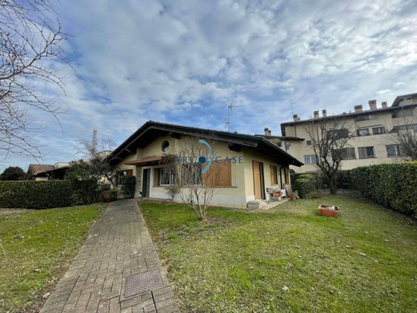 casa indipendente in vendita a Crema