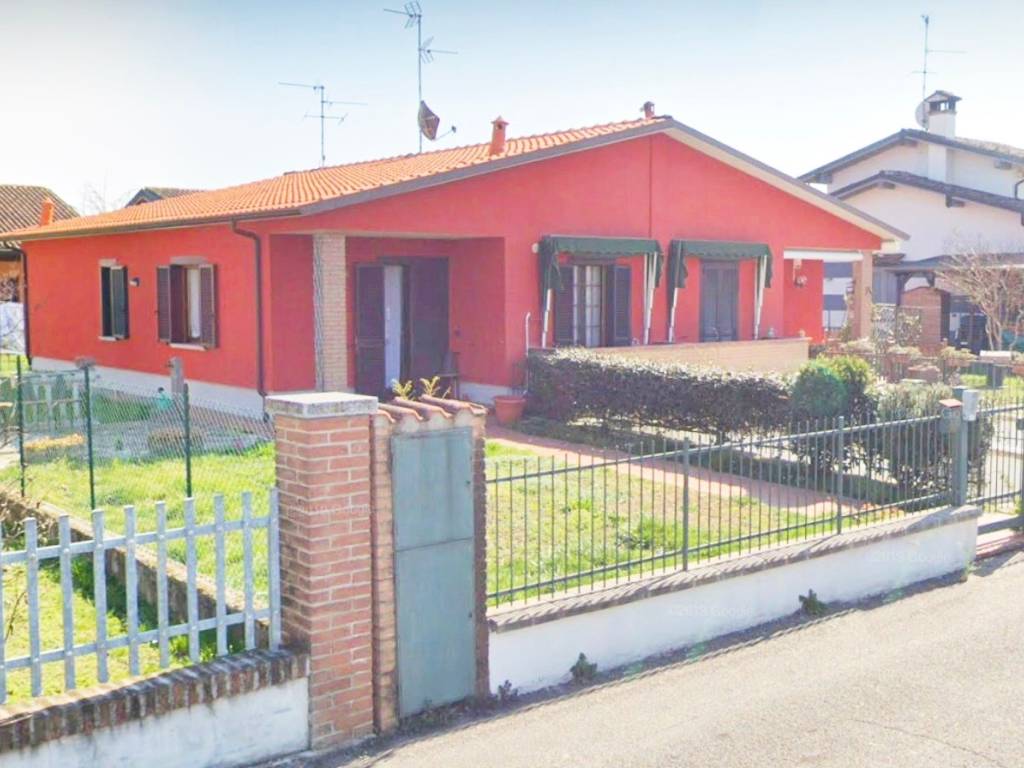 casa indipendente in vendita a Crema