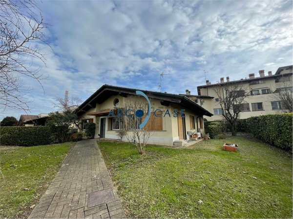 casa indipendente in vendita a Crema