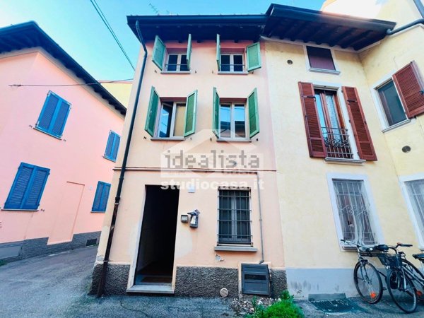 casa indipendente in vendita a Crema