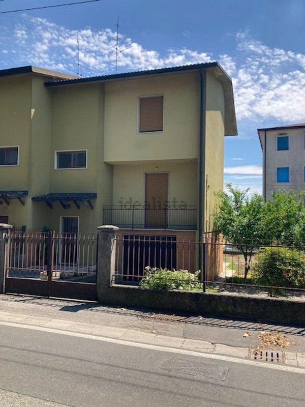 casa indipendente in vendita a Crema in zona San Bernardino