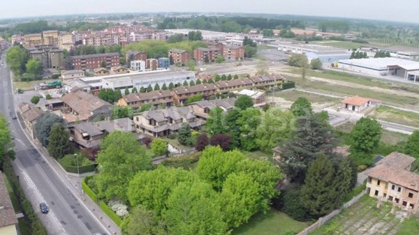 casa indipendente in vendita a Crema