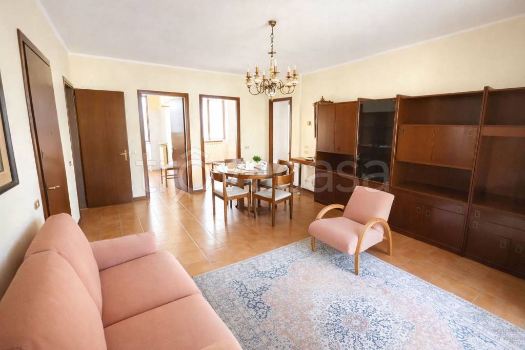 appartamento in vendita a Crema in zona San Bernardino