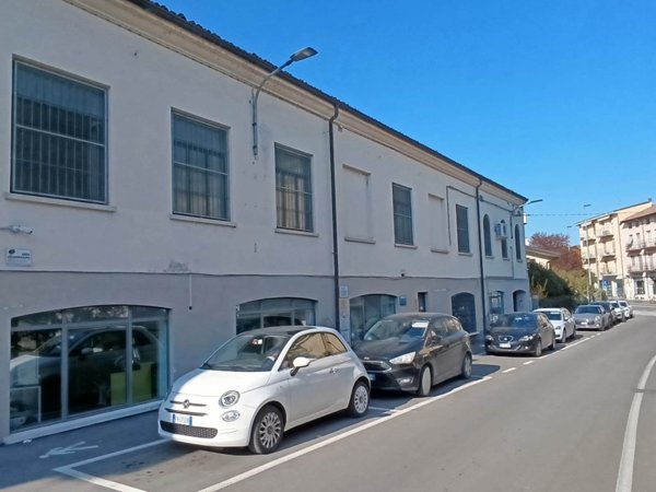 negozio in vendita a Crema