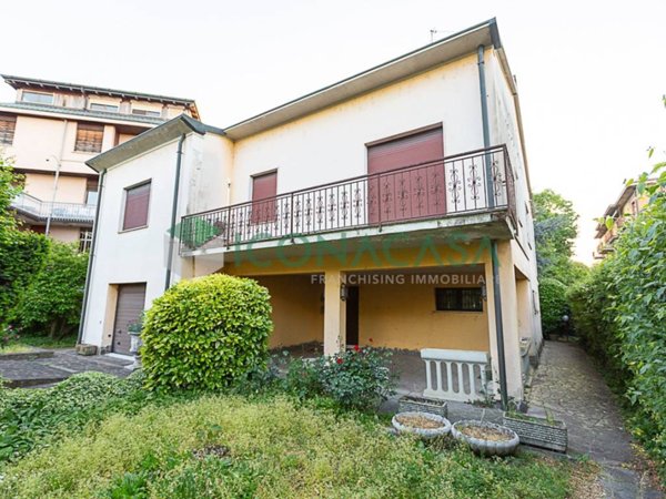 casa indipendente in vendita a Crema