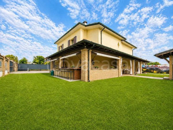 casa indipendente in vendita a Crema