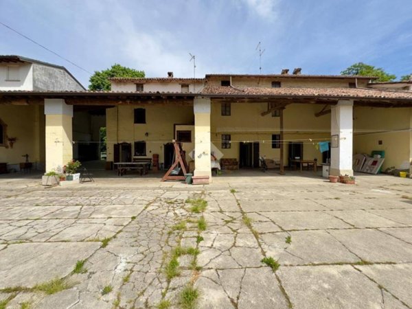 casa indipendente in vendita a Crema
