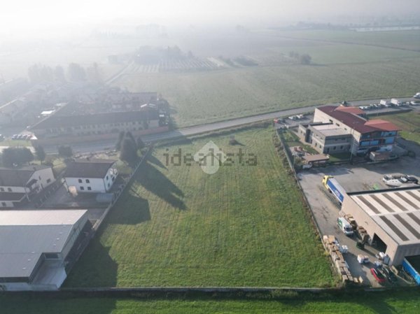 terreno in vendita a Crema in zona San Bernardino