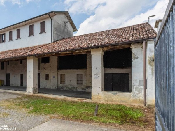 casa indipendente in vendita a Crema in zona San Bernardino