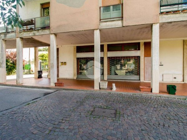 negozio in vendita a Crema