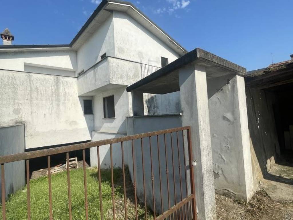 casa indipendente in vendita a Crema