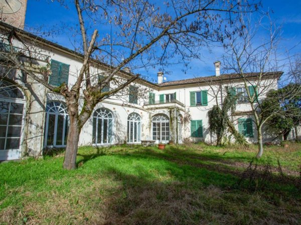 intera palazzina in vendita a Crema