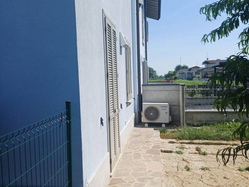 casa indipendente in vendita a Crema