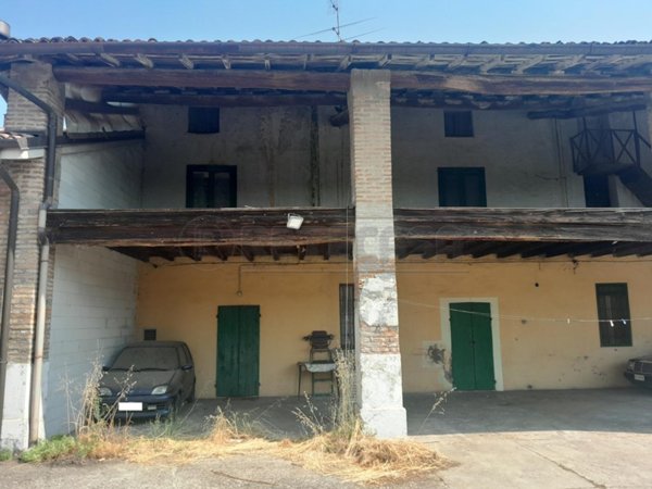 casa indipendente in vendita a Crema