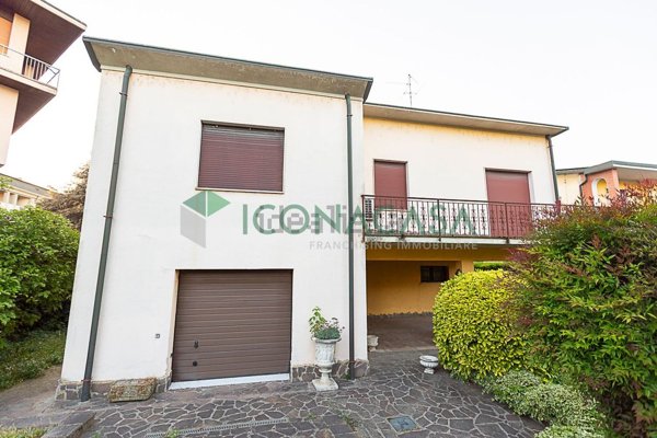casa indipendente in vendita a Crema