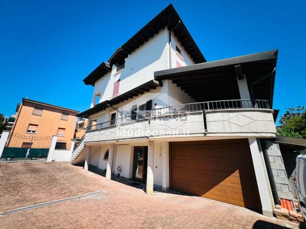casa indipendente in vendita a Crema