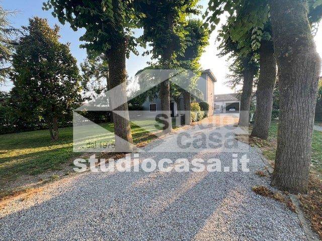 casa indipendente in vendita a Crema
