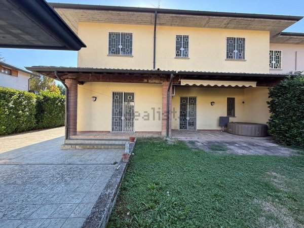 casa indipendente in vendita a Crema