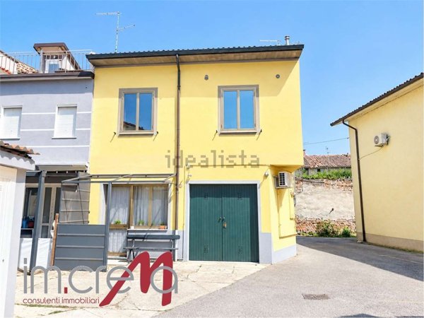 casa indipendente in vendita a Crema