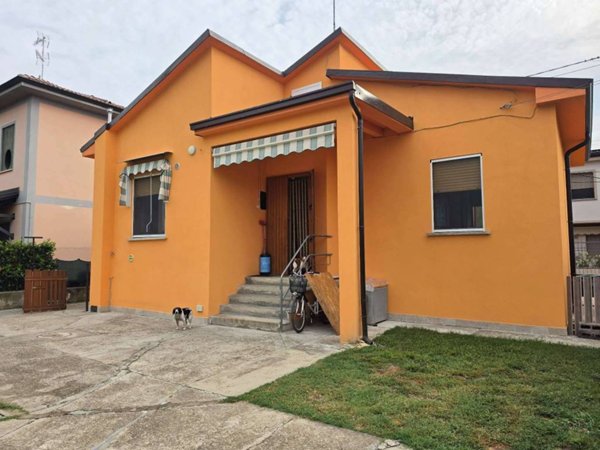 casa indipendente in vendita a Crema