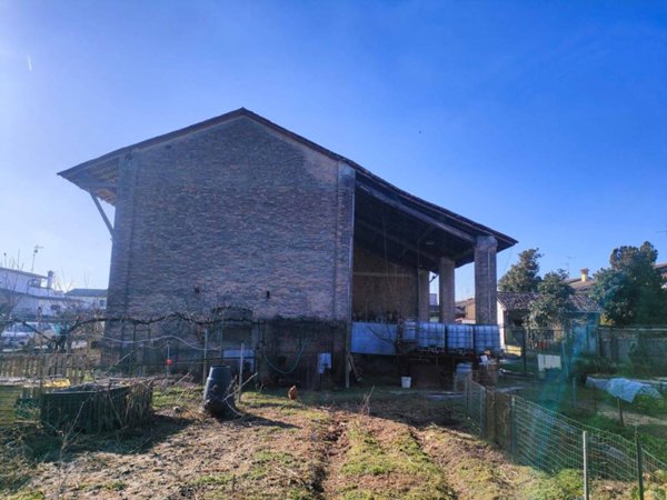 casa indipendente in vendita a Crema