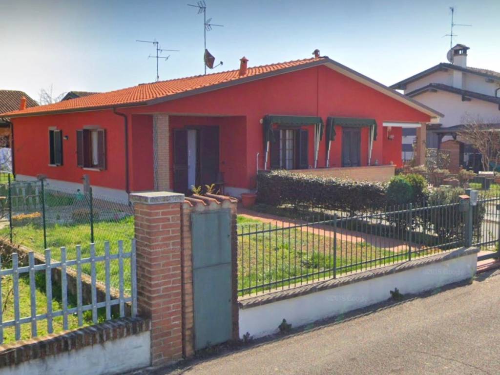 casa indipendente in vendita a Crema