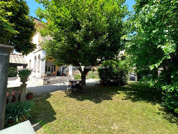 casa indipendente in vendita a Crema
