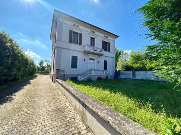 casa indipendente in vendita a Cremona in zona Migliaro