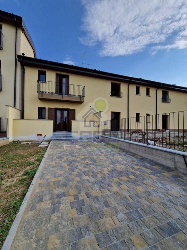 casa indipendente in vendita a Cremona in zona Via Mantova