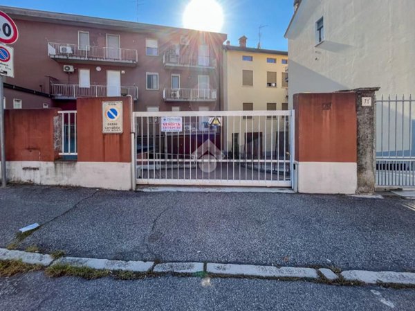 capannone in vendita a Cremona