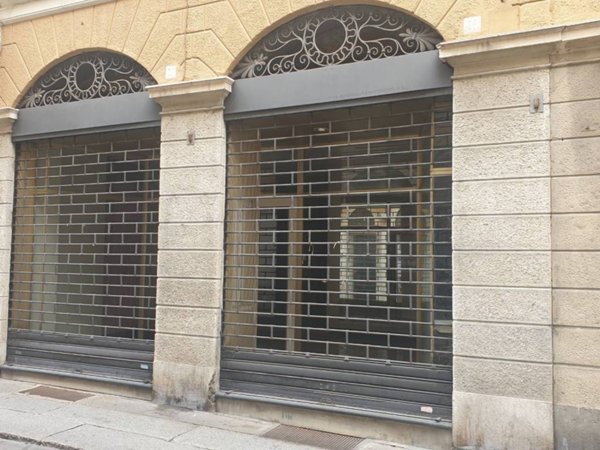 negozio in vendita a Cremona in zona Piazza Castello