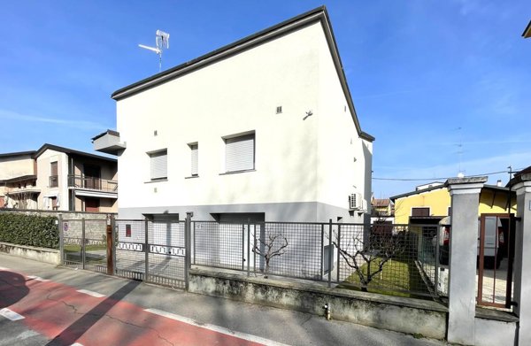 casa indipendente in vendita a Cremona in zona Via Dante
