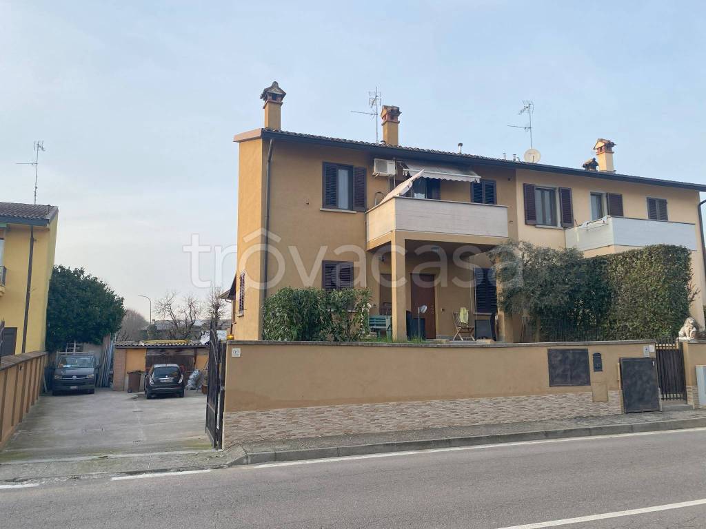 casa indipendente in vendita a Cremona in zona Battaglione