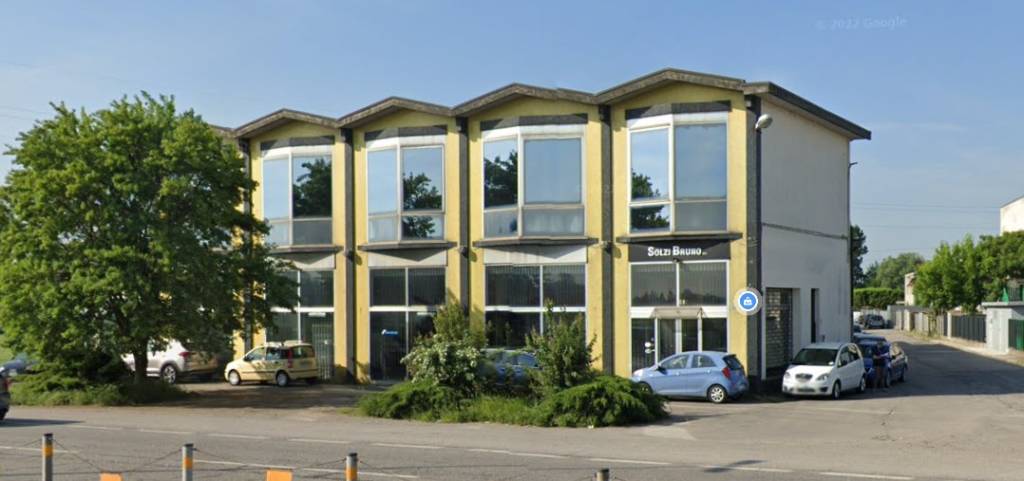 ufficio in vendita a Cremona in zona Picenengo