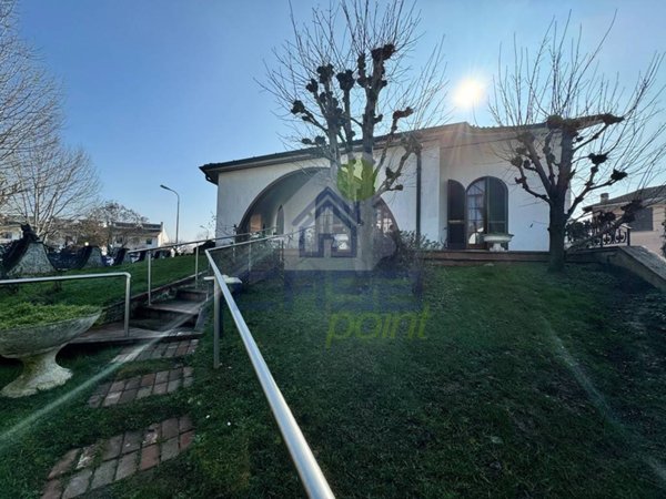 casa indipendente in vendita a Cremona in zona Bagnara