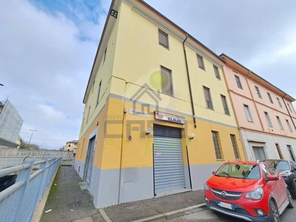 casa indipendente in vendita a Cremona