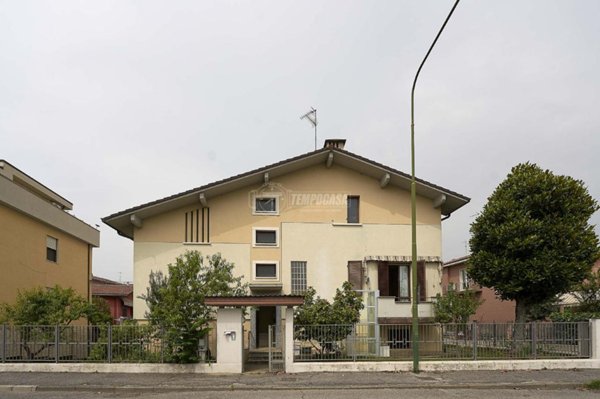 casa indipendente in vendita a Cremona