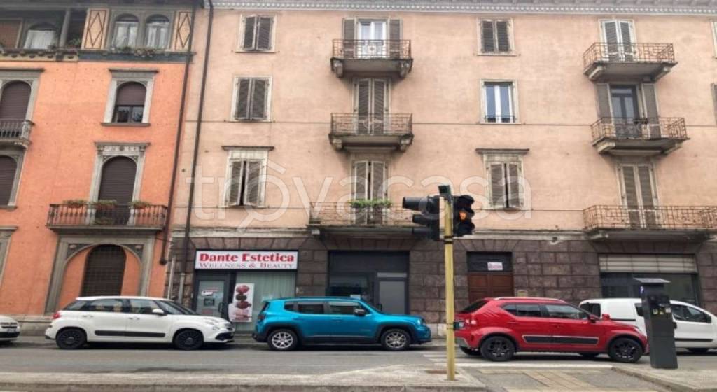 locale commerciale in vendita a Cremona in zona Via Dante