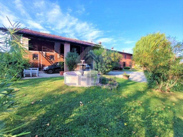 casa indipendente in vendita a Cremona