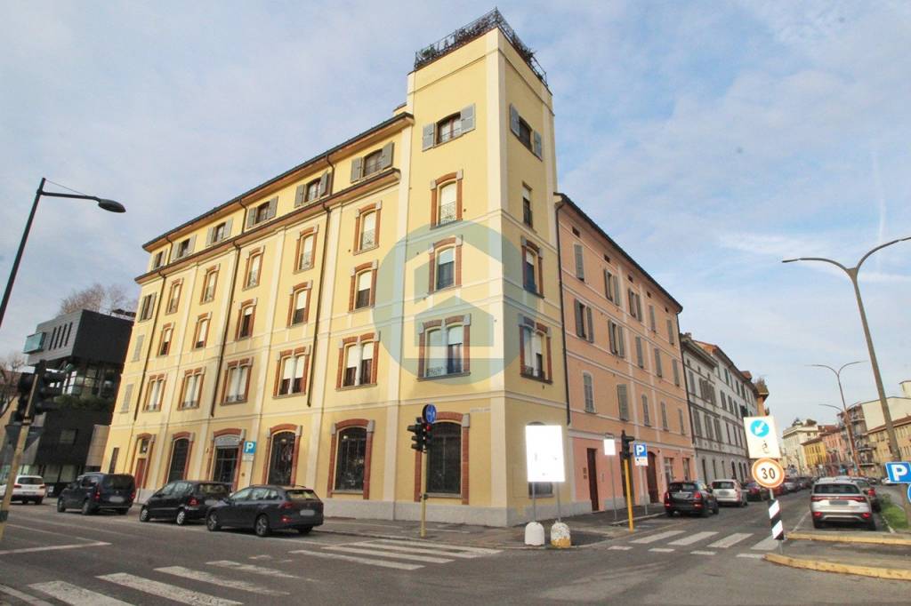 ufficio in vendita a Cremona in zona Via Dante