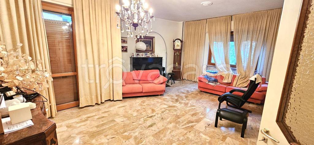 appartamento in vendita a Cremona in zona Viale Po