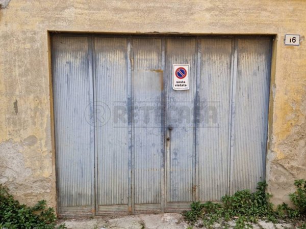 locale di sgombero in vendita a Cremona in zona Piazza Risorgimento