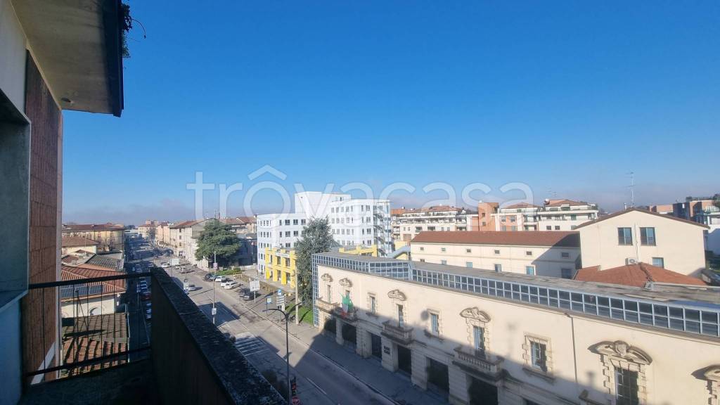 appartamento in vendita a Cremona in zona Via Dante