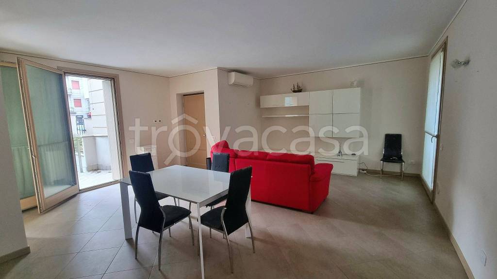 appartamento in vendita a Cremona in zona Via Dante